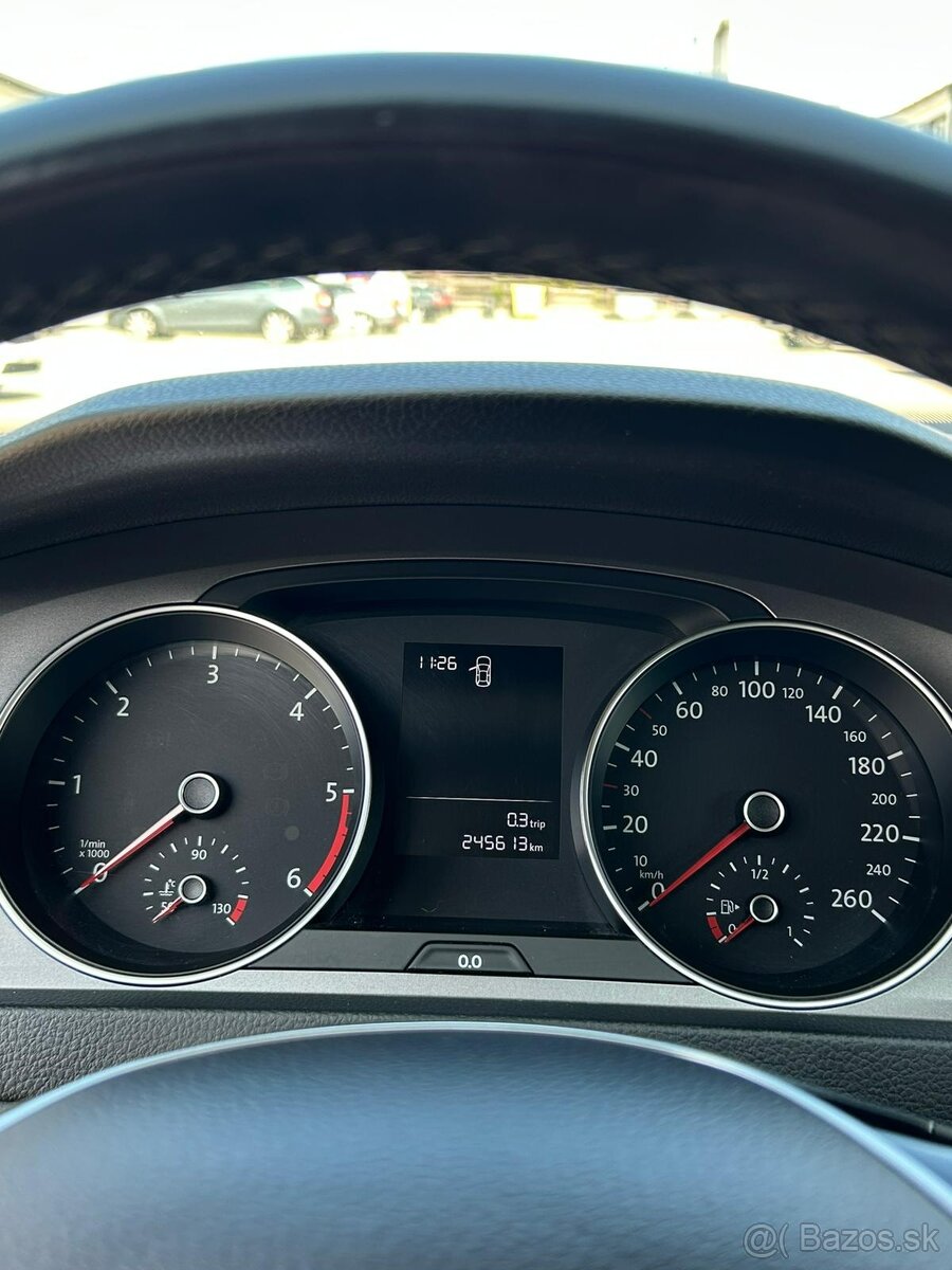 VW Golf 7 1,6 TDI 66kw, biela farba, manuál 5 r.v. 2014 - 9