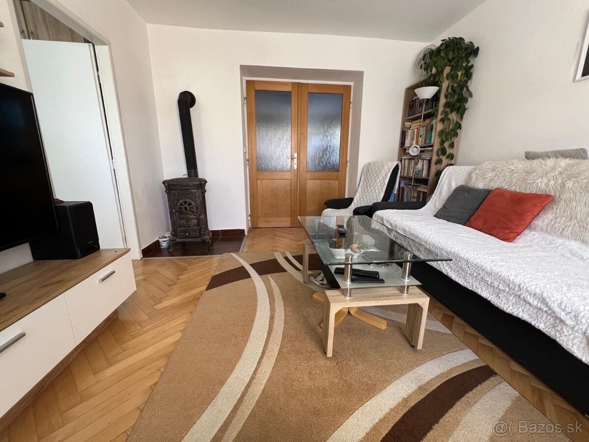 Na predaj 2 izbový slnečny a zrekonšt.byt vo Valaskej s balk - 9