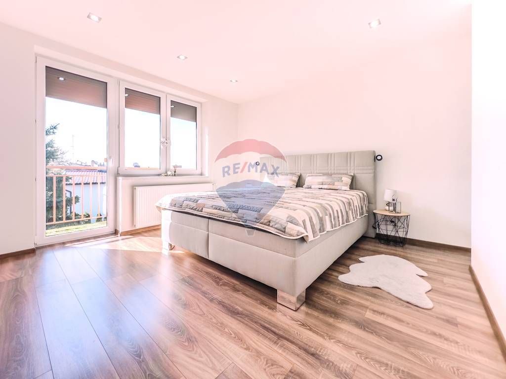 REZERVOVANÉ Zrekonštruovaný dom s bazénom - Šibeničný vrc - 9