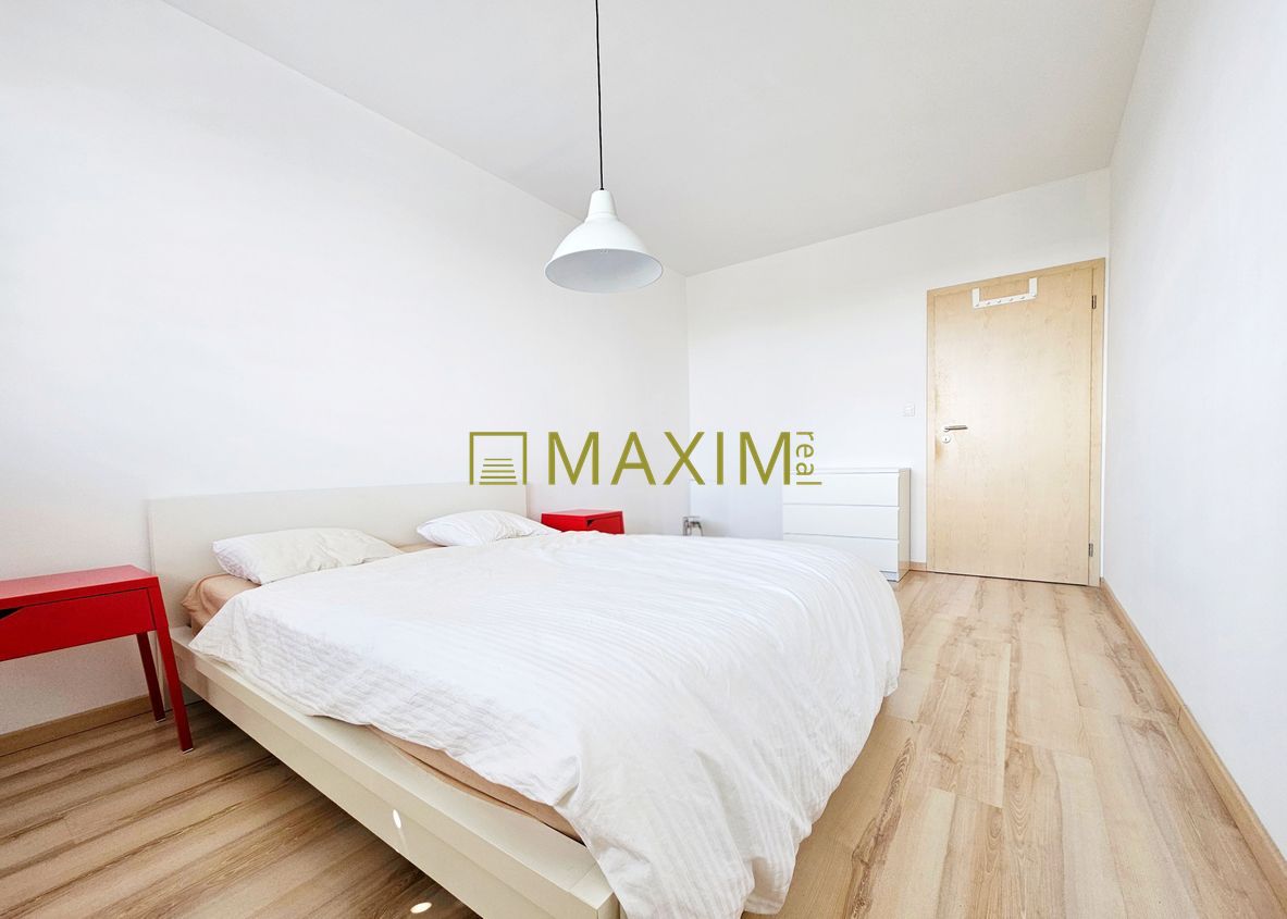 Ponúkame na predaj priestranný 2-izbový byt na Martinčekovej - 9