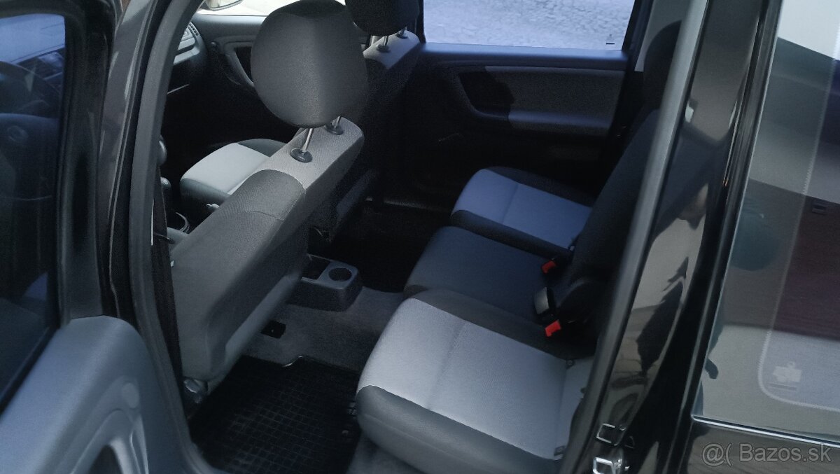 ŠKODA ROOMSTER 1.4 MPI 63 kW PLUS EDITION - 9