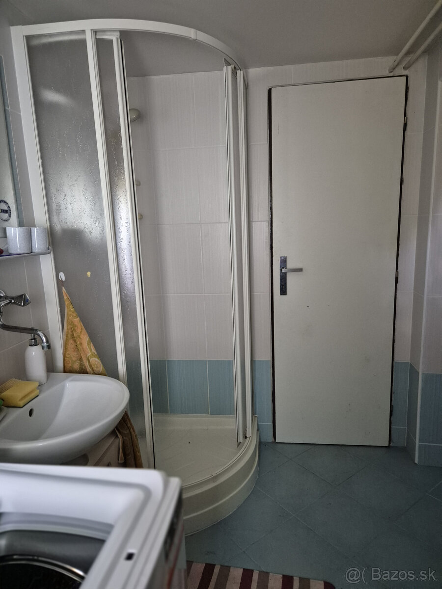 REZERVOVANÉ-Predaj 2 izbový rodinný dom Vrútky - 9