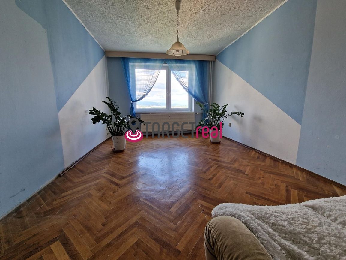 PREDAJ : veľký 2 izbový byt s výmerou 75 m2 s možnosťou prer - 9