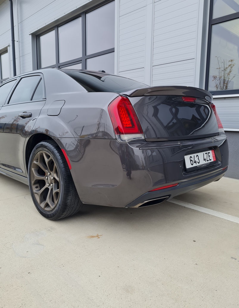 Chrysler 300S Alloy Edition - 9