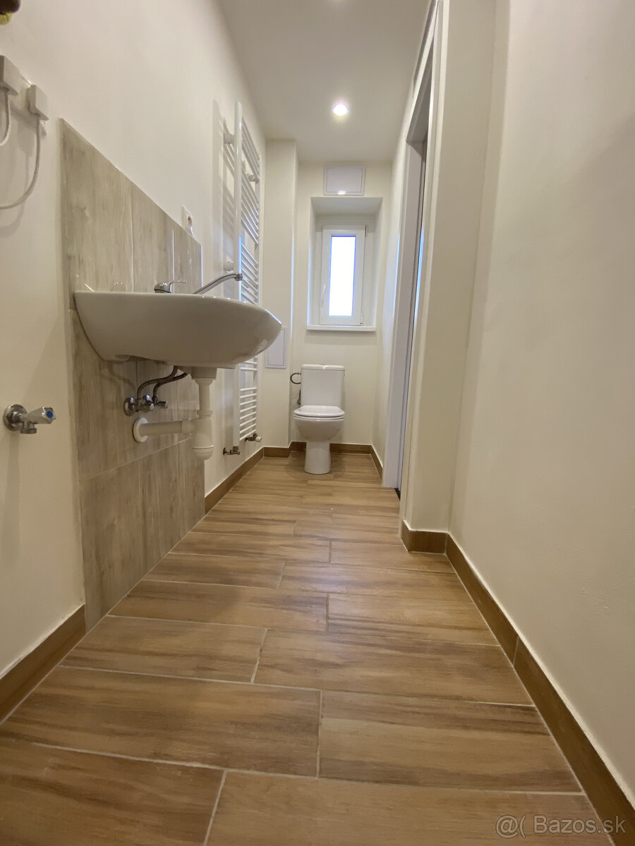 Len u nás v ponuke: Predaj 2 izbového bytu pri OC Centrál v - 9