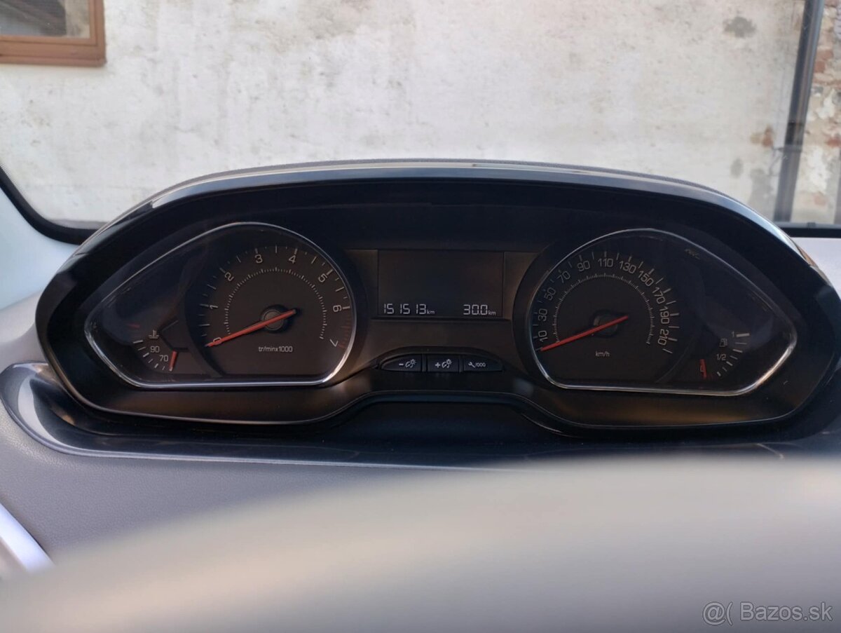 Peugeot 208 1.4 vti - 9