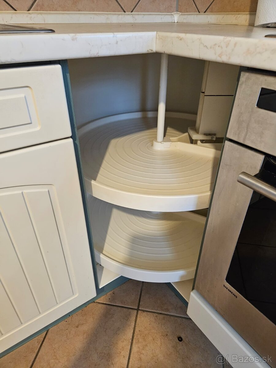 Masívna kuchynská linka z Nemecka so spotrebičmi - 9