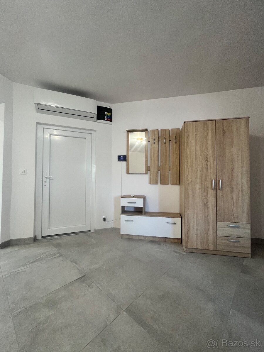 PRENÁJOM 3-izbový byt Piešťany - centrum - 9