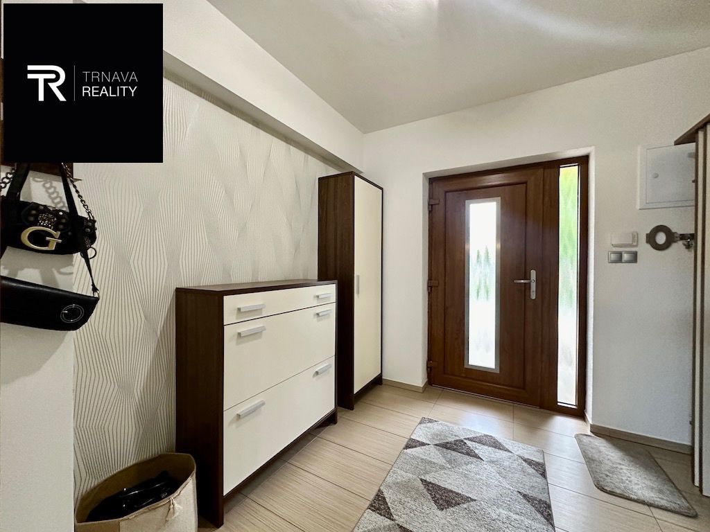 TRNAVA REALITY - Na predaj zariadený 5-izbový RD Leopoldov N - 9