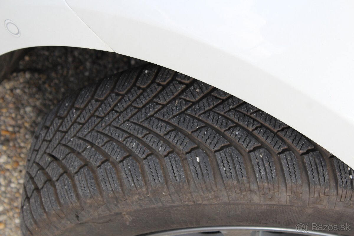 Toyota Prius 1.8 Plug-in Hybrid Executive - 9