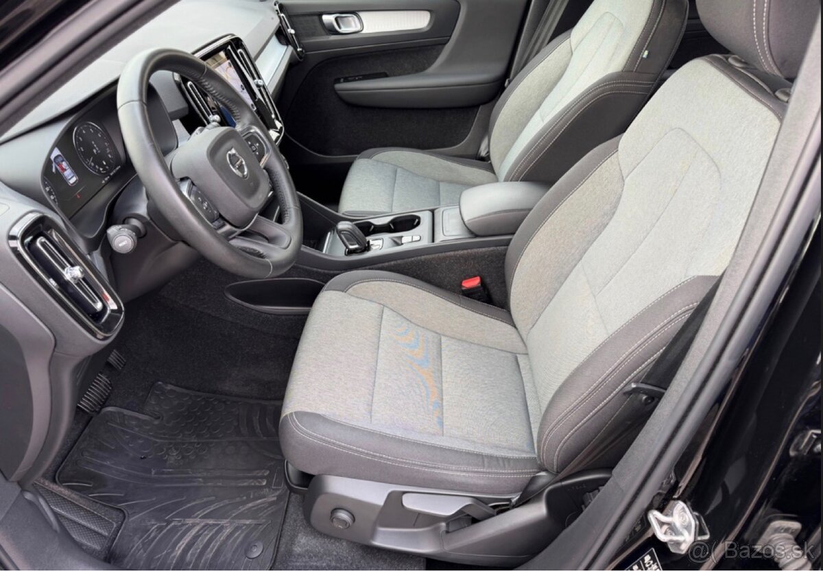 Volvo XC40 B4 Momentum Pro AWD A/T - 9