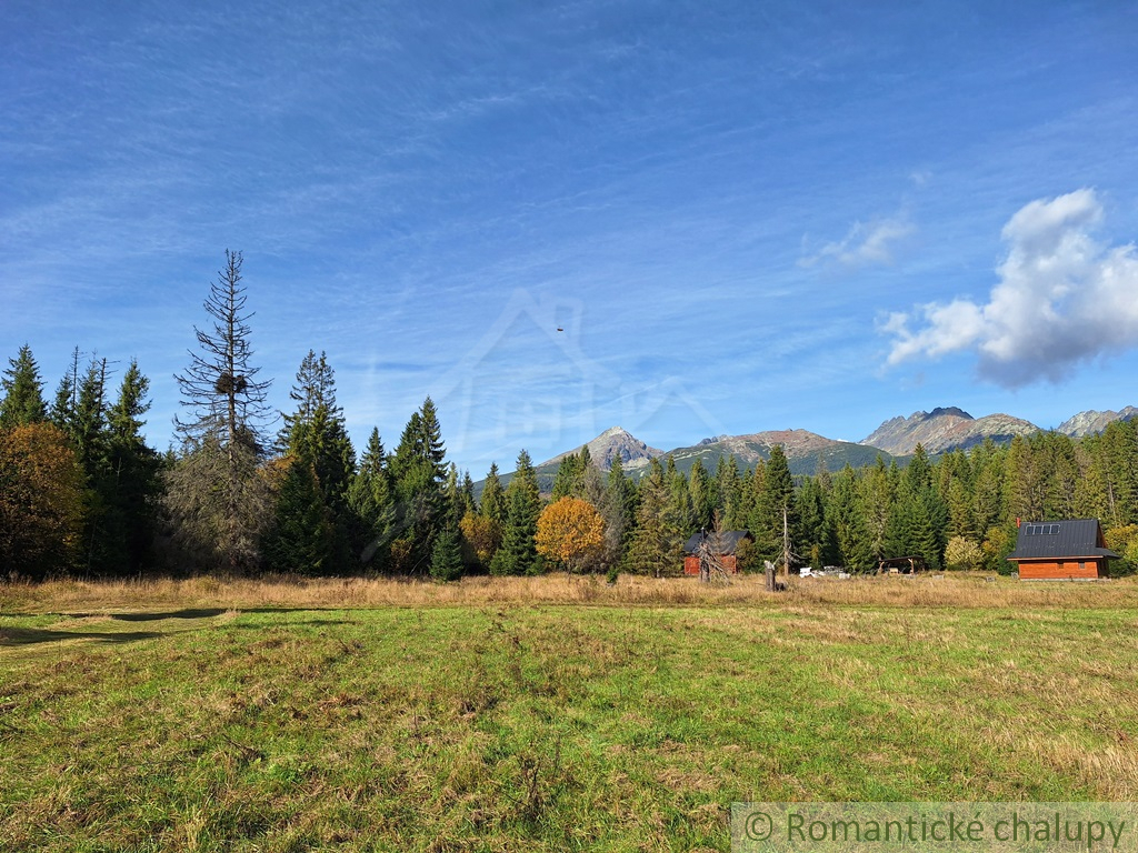 Slnečný rekreačný pozemok v lese pod Vysokými Tatrami v lo - 9