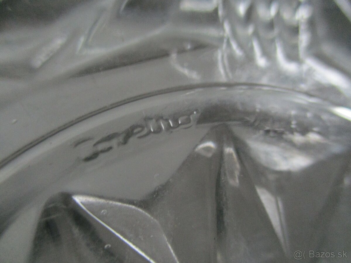 podnos z hrubého skla s označením Covetro - ITALY a piatim - 9