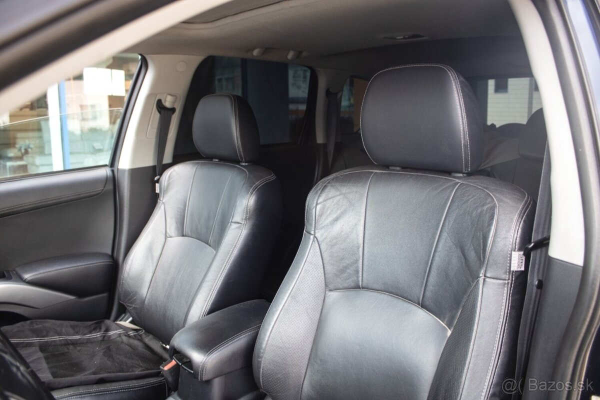 Mitsubishi Outlander 2.2 DI-D TC-SST - 9