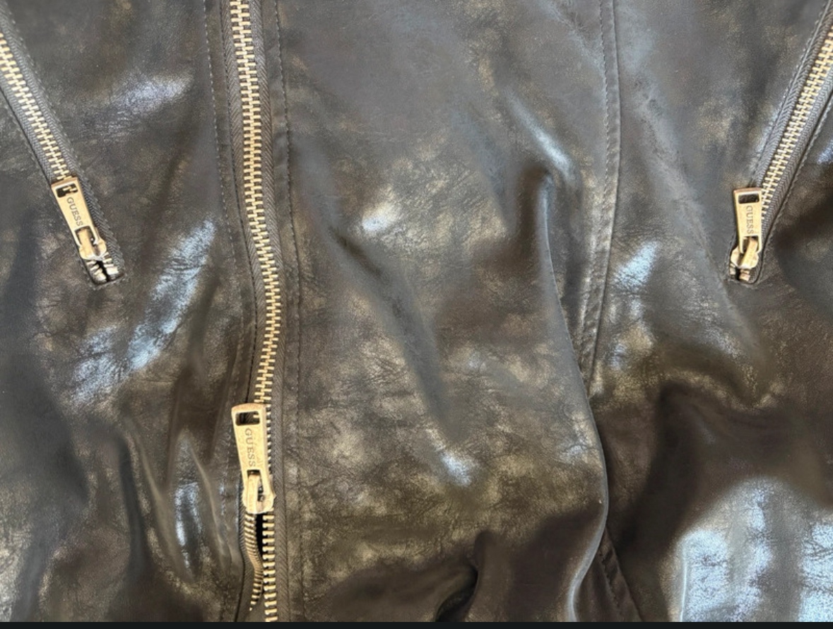 Koženka Guess L čierna - 9