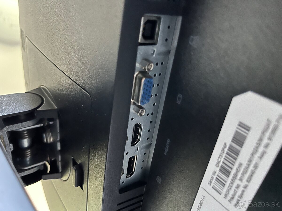 Predám PS4 Pro + Monitor, hry, reproduktor… - 9