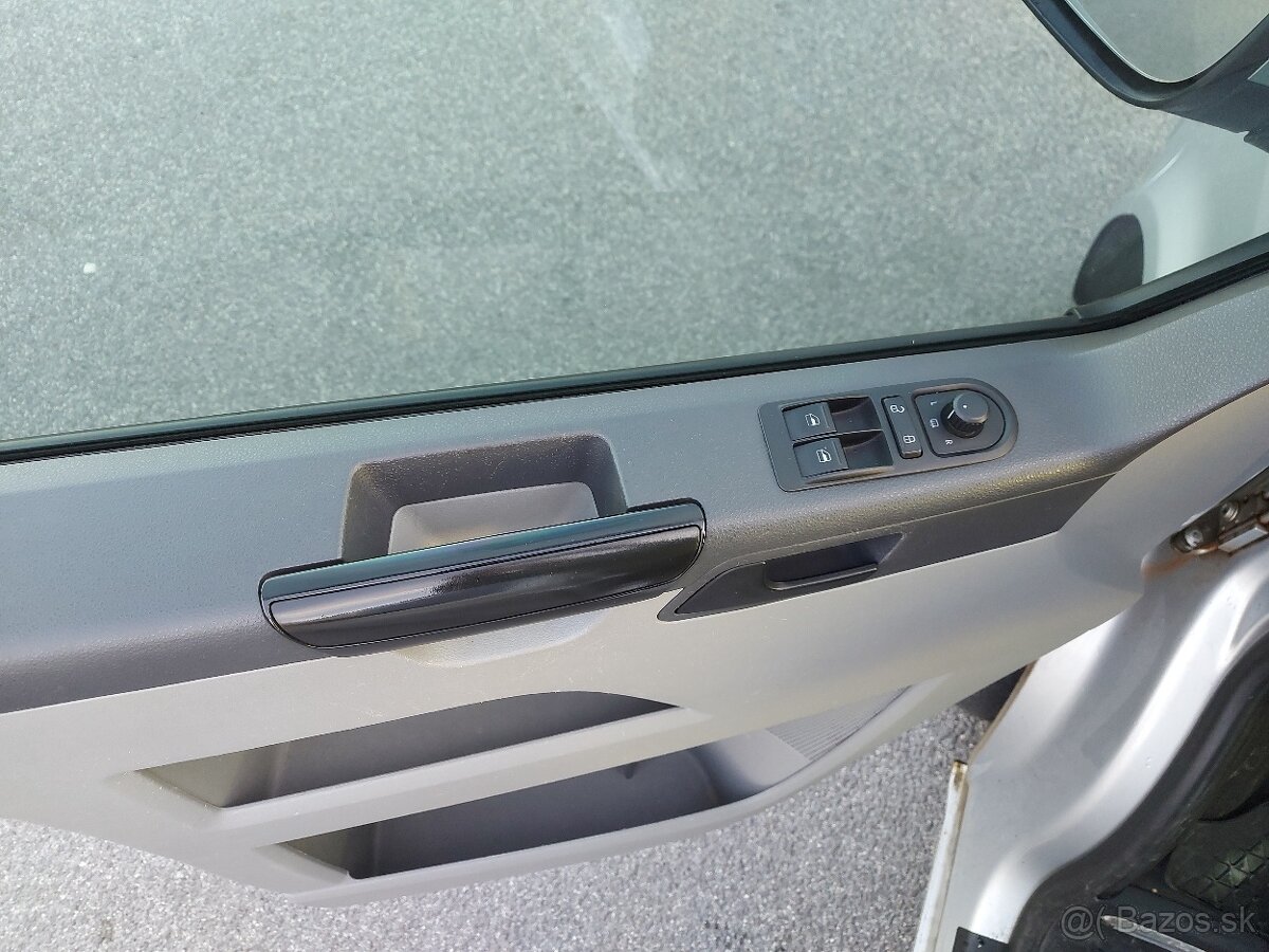 Volkswagen Caravelle 2.0 TDI LR Comfortline 4Motion, 9 miest - 9