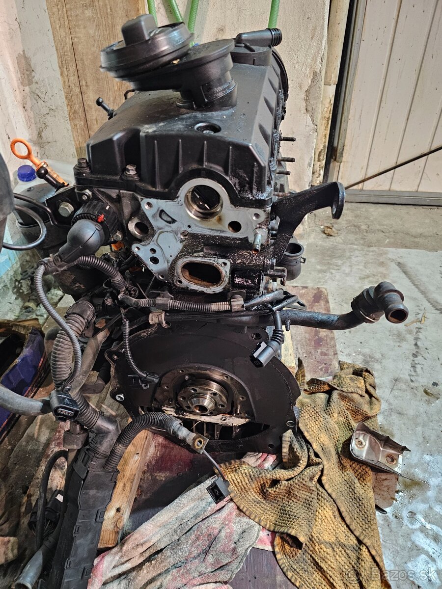 MOTOR 1.9 85KW KOD MOTORA.AUY ALHAMBRA,GALAXY,SHARAN - 9