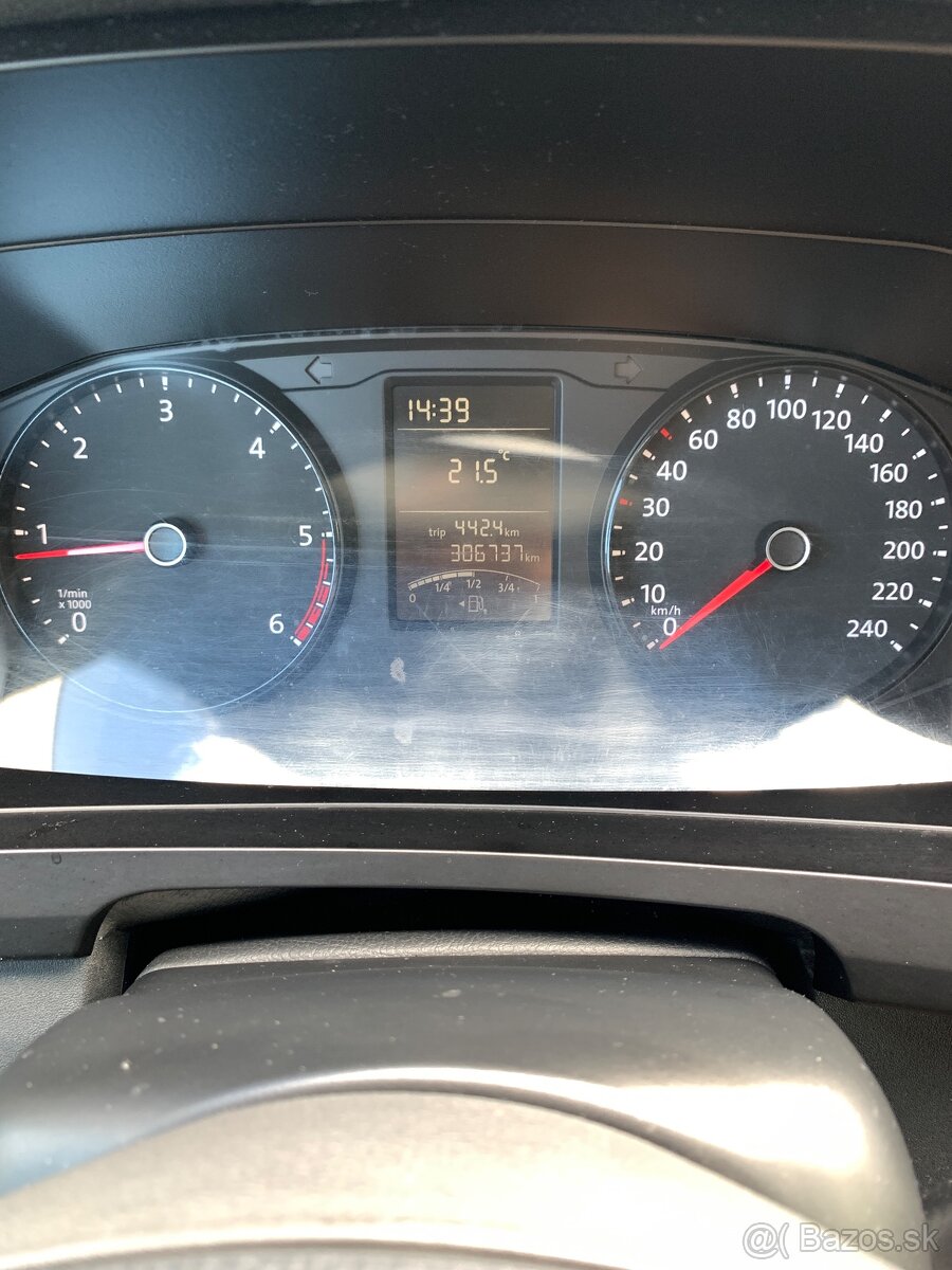 Predám Volkswagen T6 caravelle 9miestne 4x4 - 9