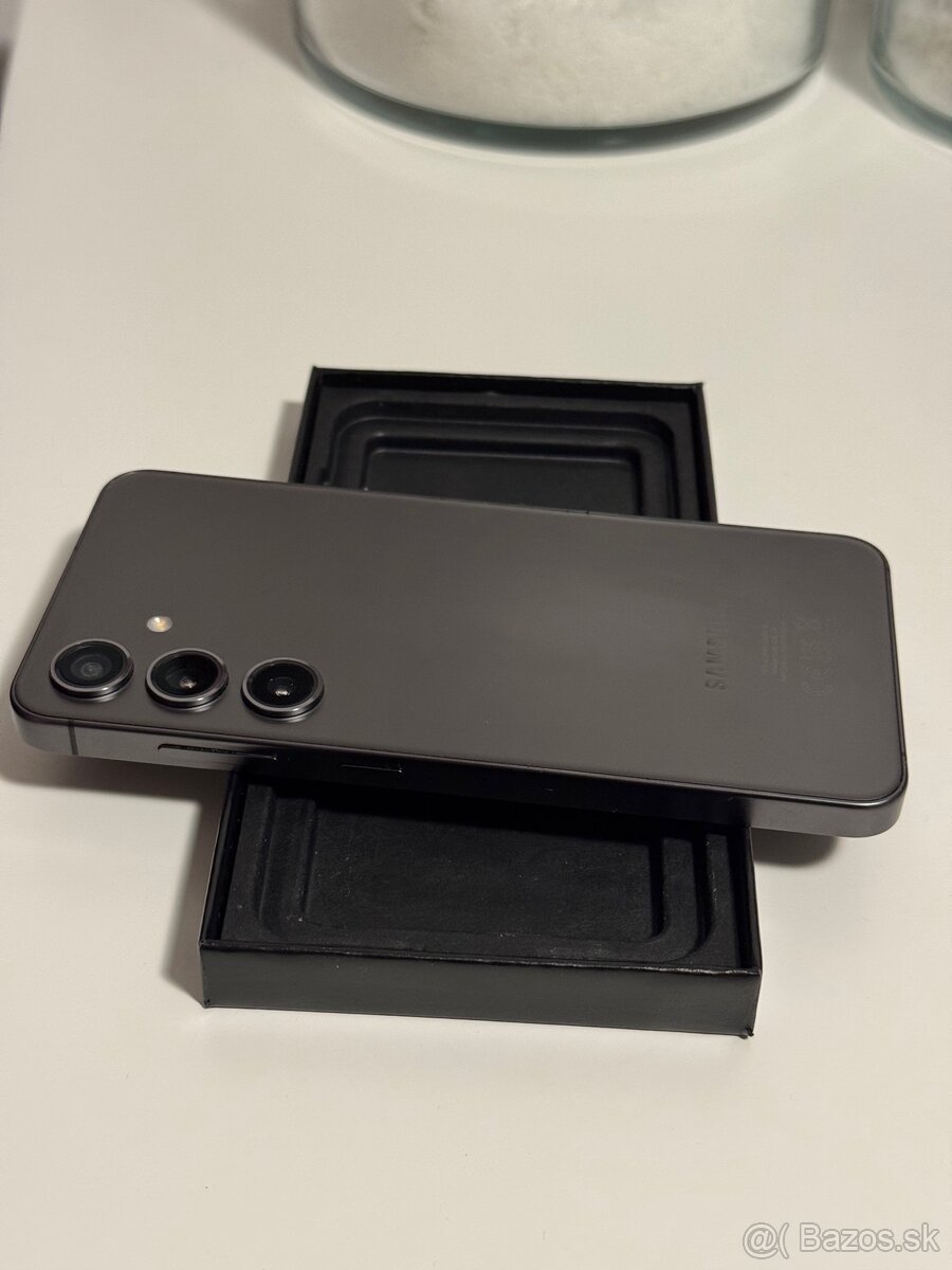 Samsung Galaxy S24 256GB Black - 9