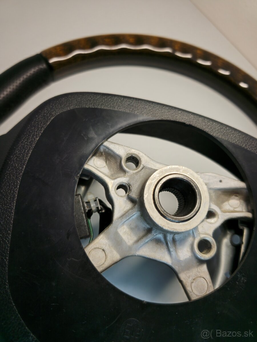 MOMO drevený volant impreza forester wrx sti - 9