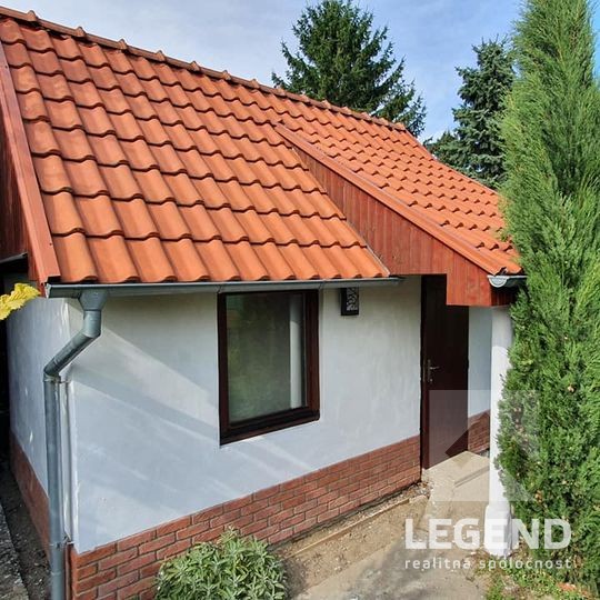 Krásna záhrada s malou murovanou chatkou v Kolárove, Čergov - 9