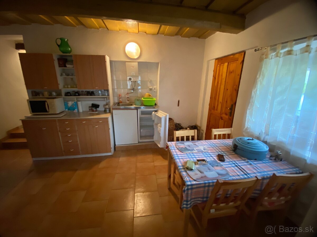 🏡 Na predaj chalupa vhodná na celoročné bývanie – Ratkovská - 9
