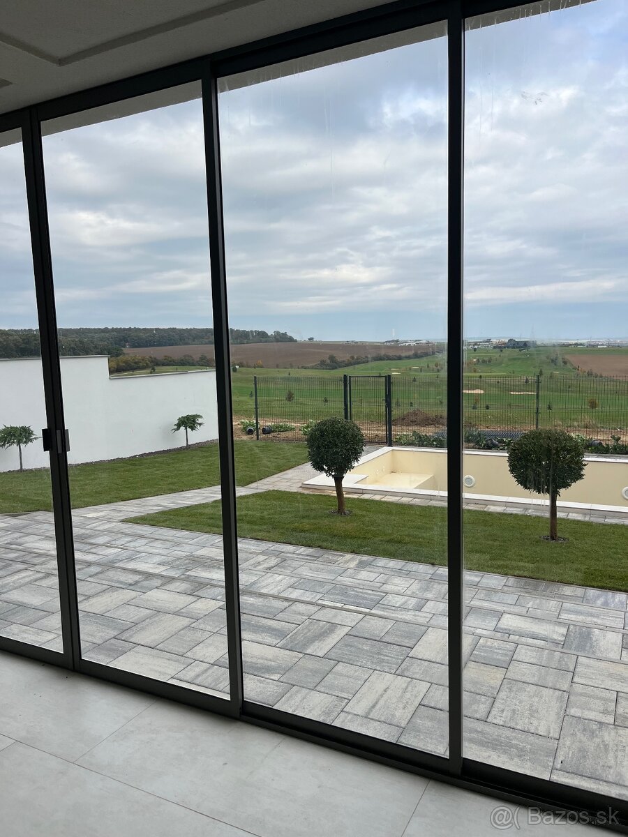 Luxusná vila (200 m2) na prenájom - 9