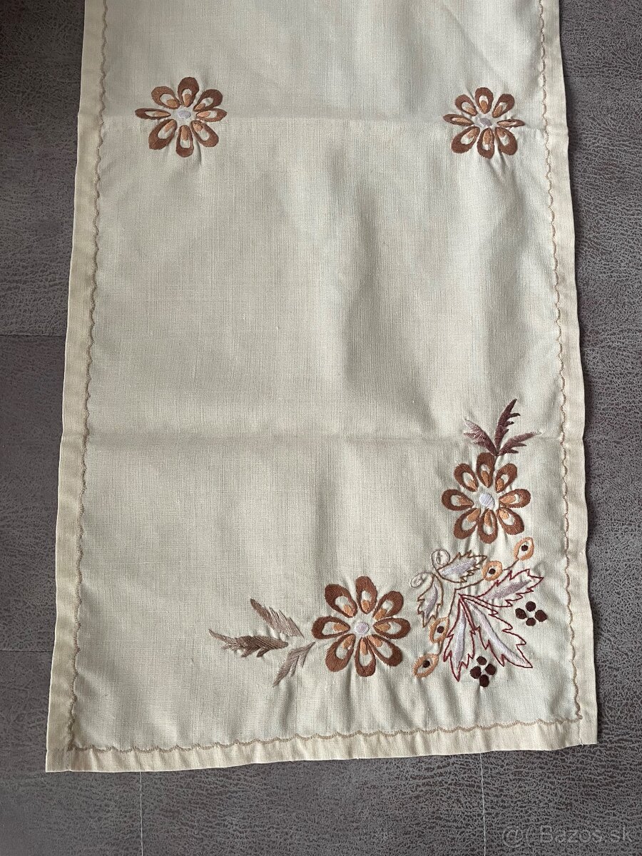 Retro vyšívaný behúň - 9