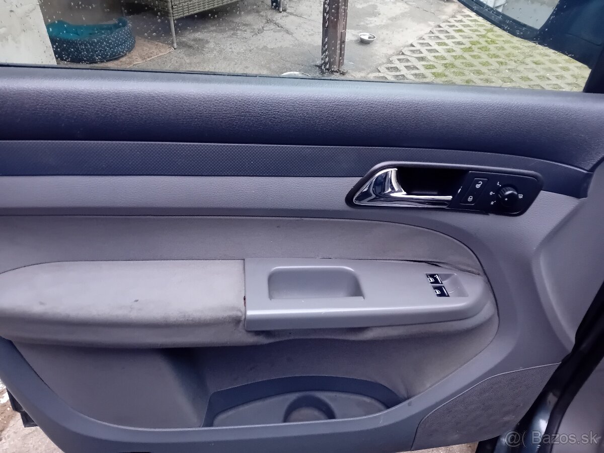 Predám Volkswagen Caddy maxi,1.9tdi,77kw,2009 - 9