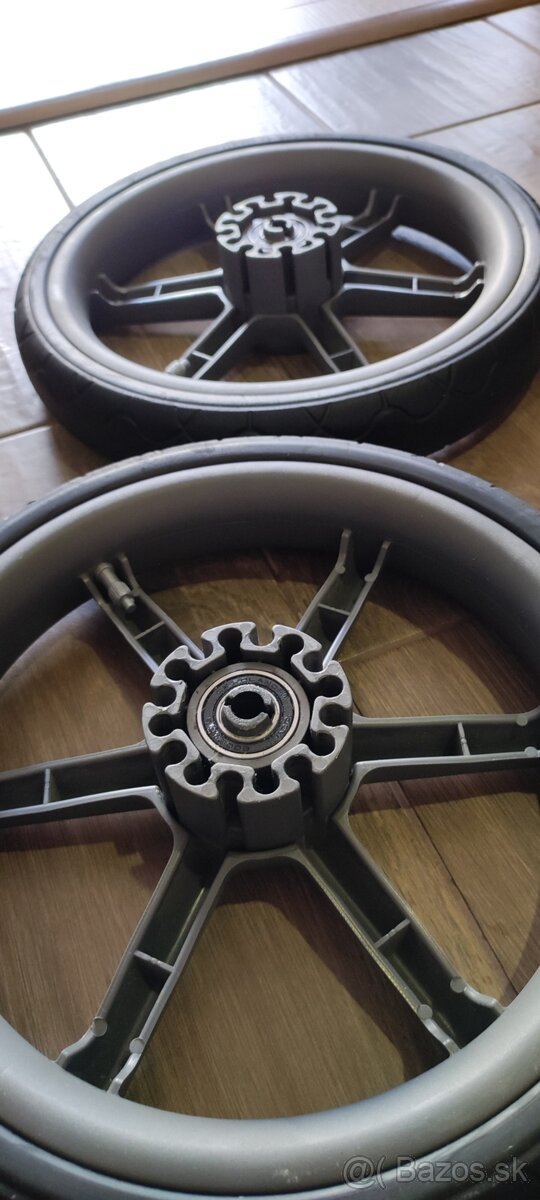 Kočík ROAN Bloom Titanium 3-kombinácia a základňa Isofix - 9