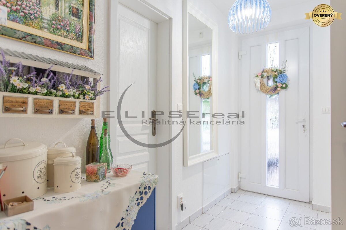 NA PREDAJ pekný, štýlový 3-izbový rodinný dom v Lábe - 9