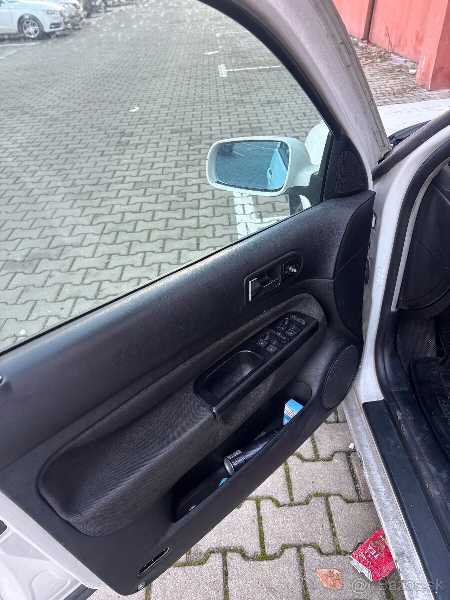 Predám Golf 4 1.9TDI 2000 81KW - 9