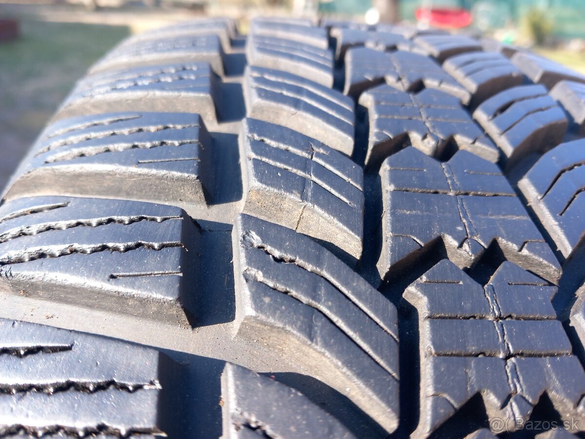 215/60 r16 zimne pneumatiky - 9