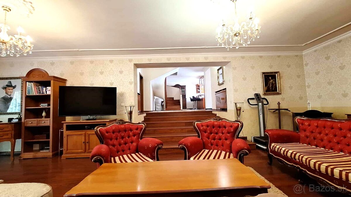 PREDAJ-Kompletne prerobený 5 izb.RD s garážou v Komárne - 9