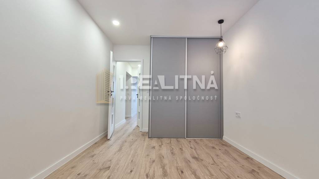 PRIESTRANNÝ 3-IZBOVÝ BYT, 70M2, PRIEVIDZA - 9