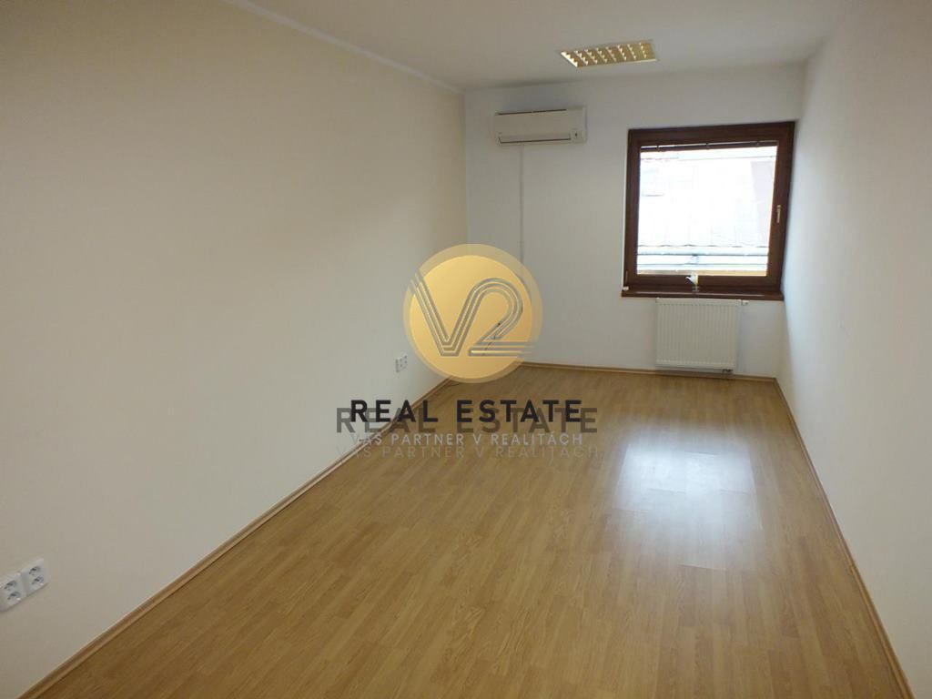 Na PREDAJ budova 673m2 v centre NITRY - 9