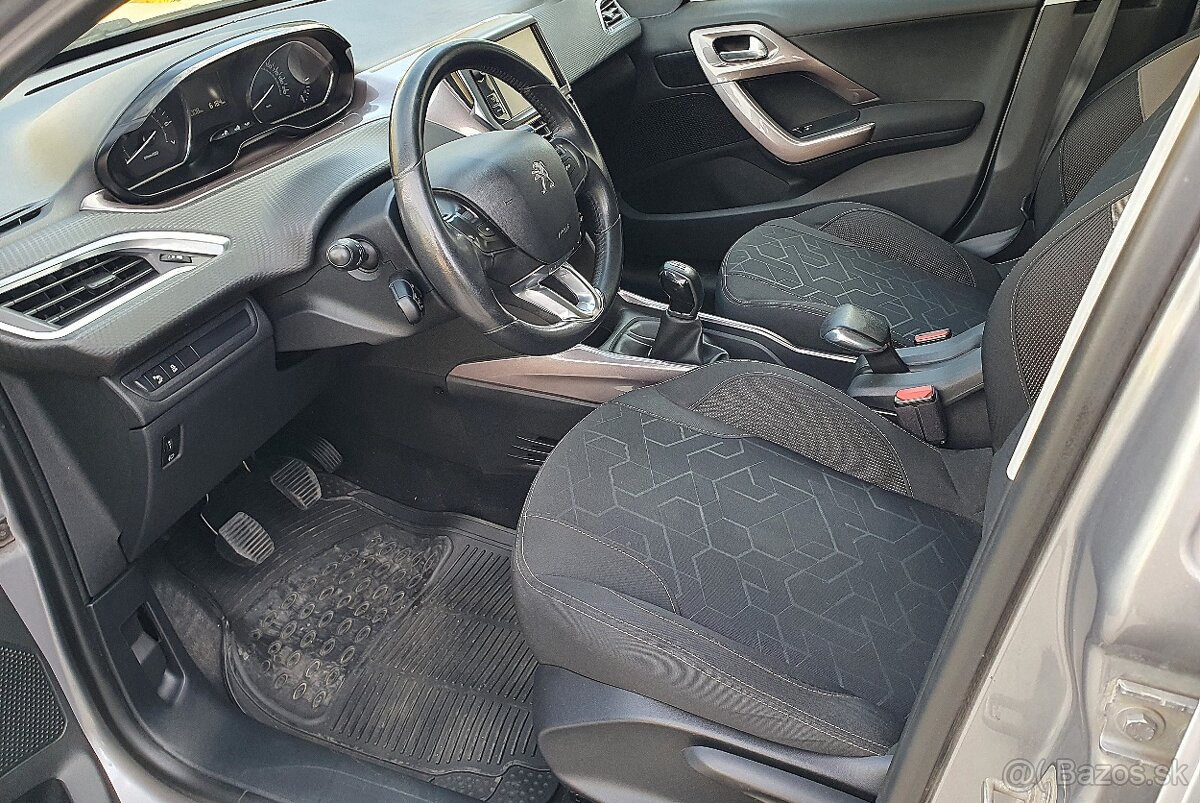 Peugeot 2008 1.2 Pure tech - Access - 9