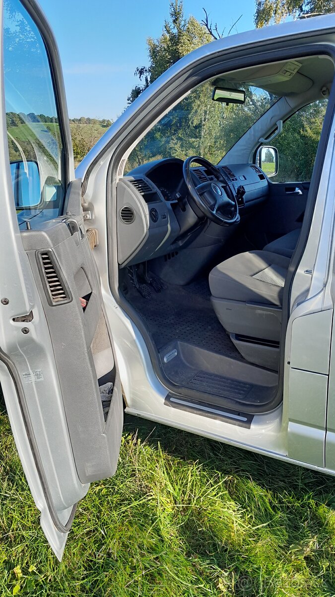 Volkswagen VW T5 Caravelle - 9