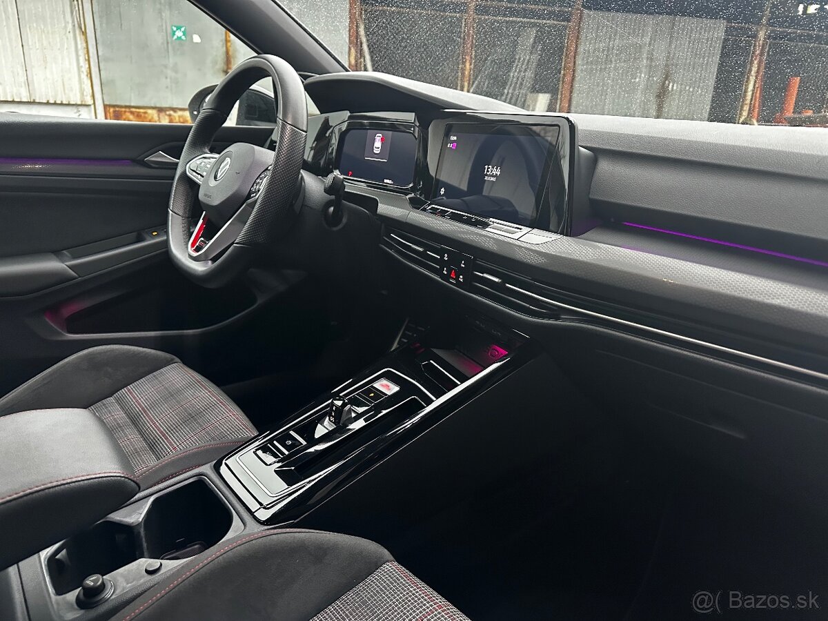 Volkswagen Golf GTI - 9