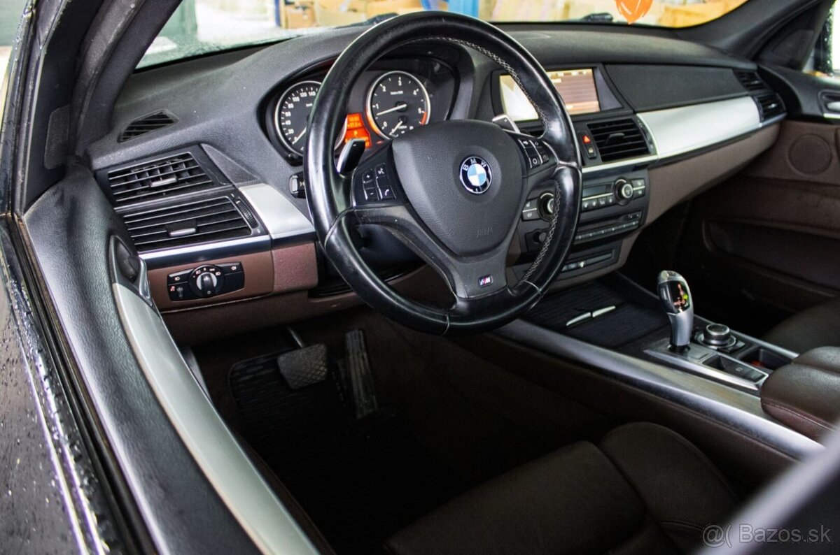 BMW X5 xDrive30d M packet 180kW AT8 - 9
