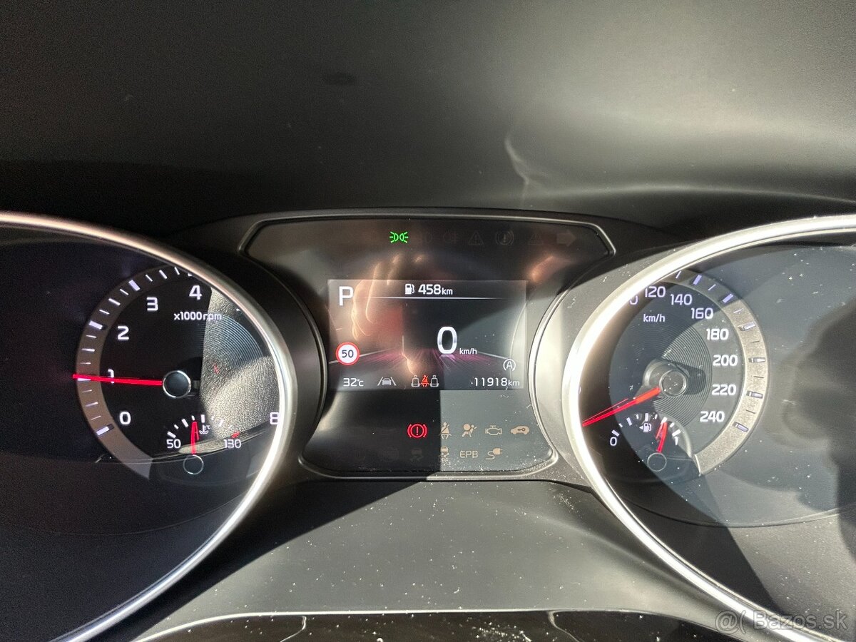 Kia Ceed - 9