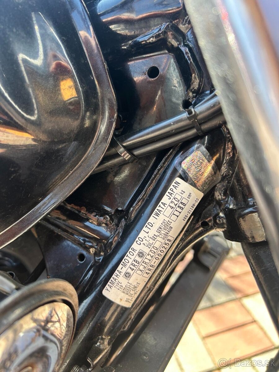 YAMAHA XJR 1200 - 9