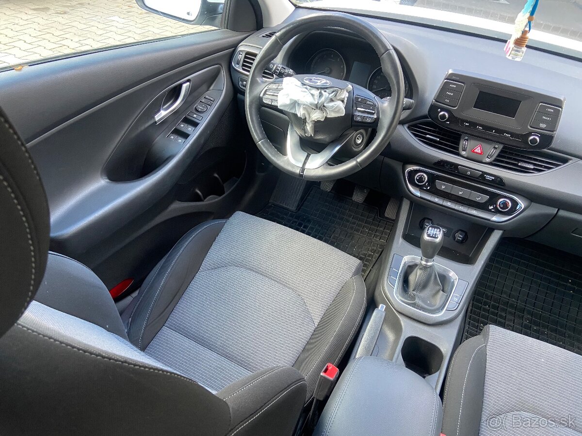 HYUNDAI I30 CW rok 2022 - 9