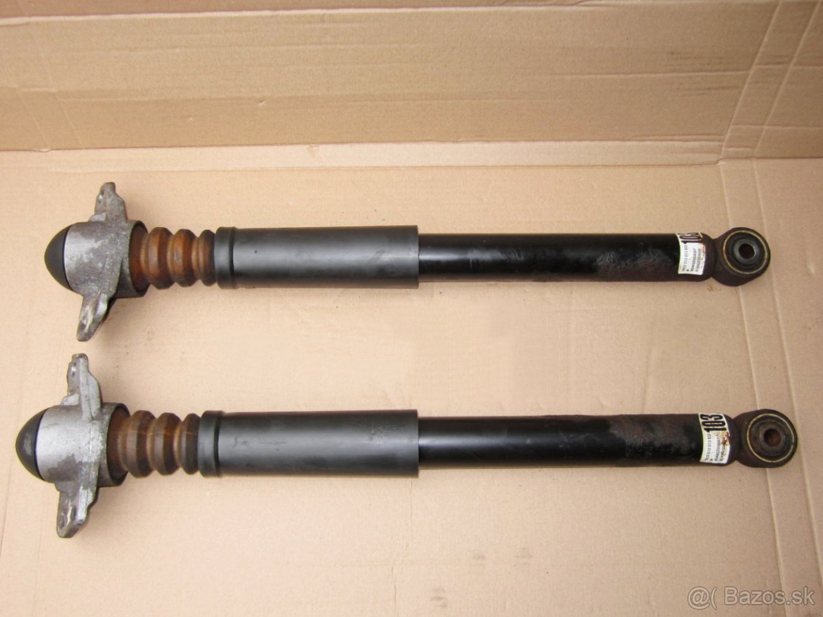 zadna naprava VW Golf 6 VI Variant 1.6TDI 2012 - 9