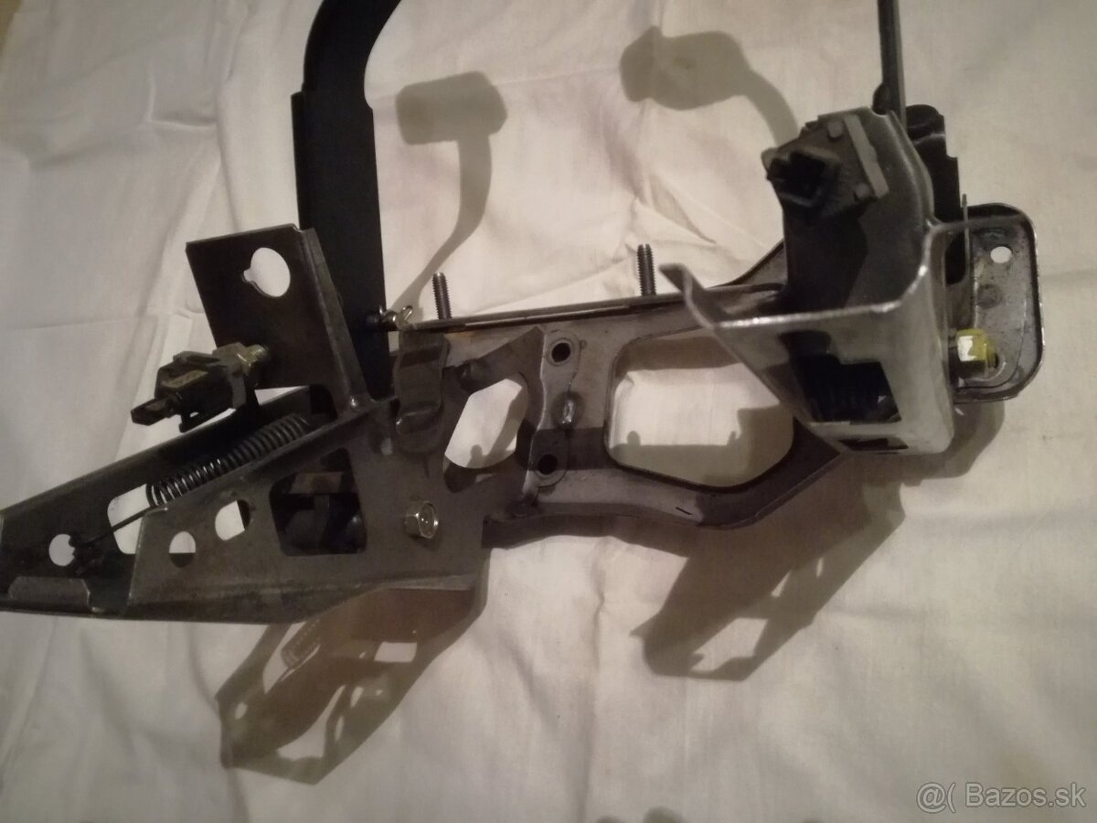 Mazda 323 BG pedále+snímače polohy - 9