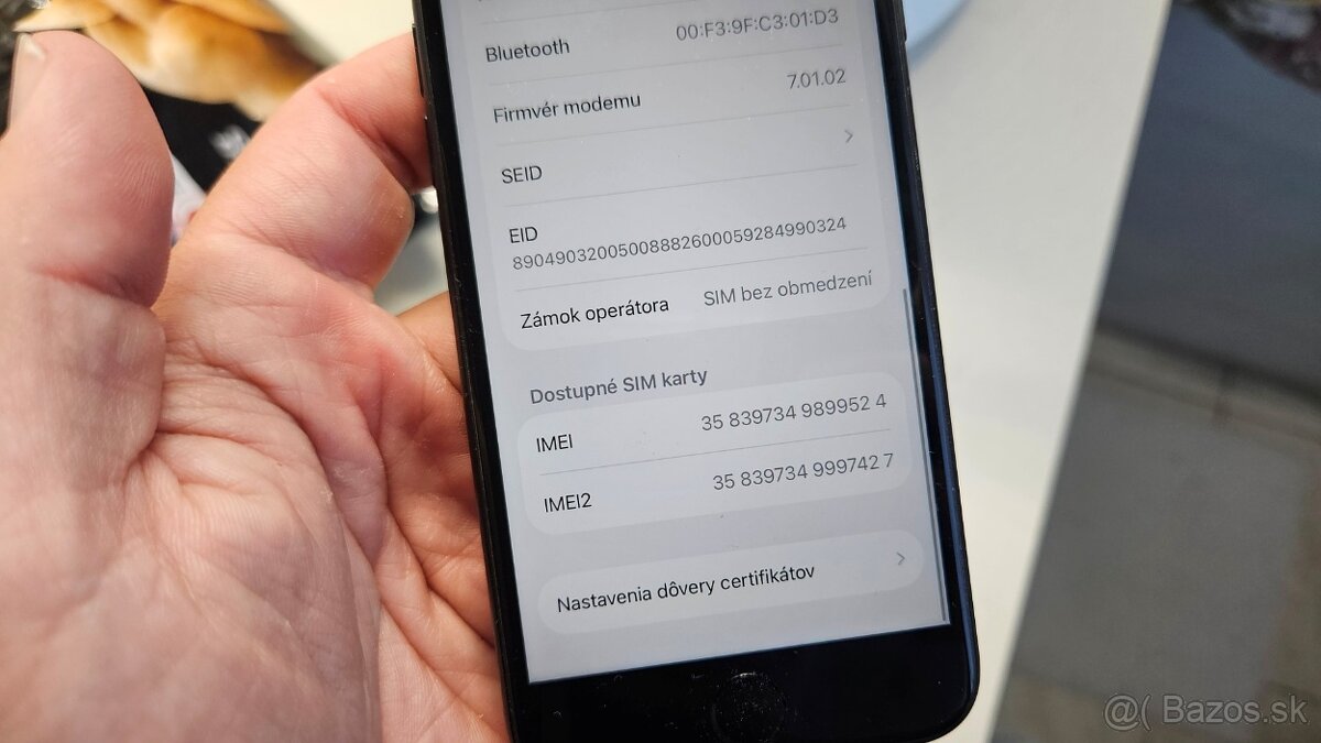 Apple iPhone SE 2020 - 9