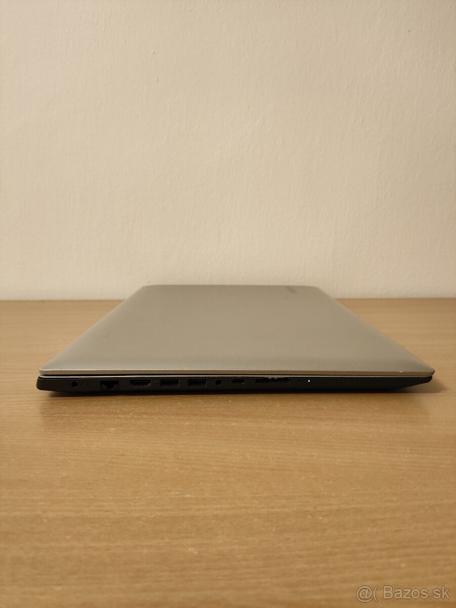 Lenovo 330-17IKB | Core i5 • 8GB RAM • SSD - 9