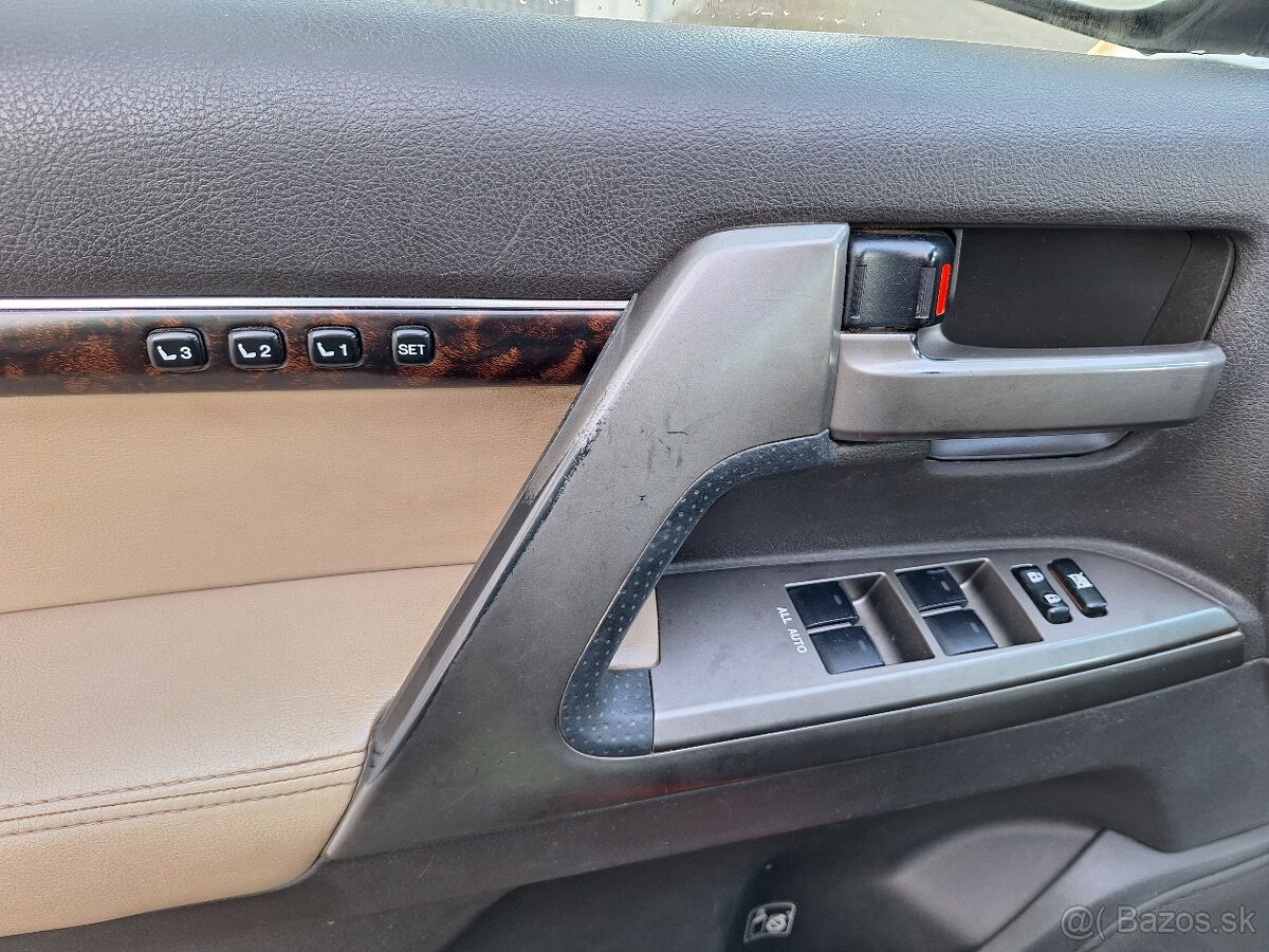 Toyota Land Cruiser 200 4.5 V8 D-4D - 9