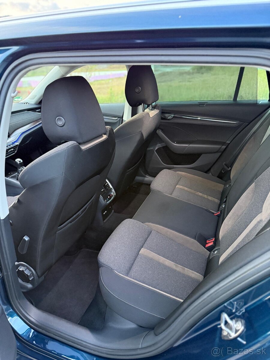 Škoda OCTAVIA 4 SCOUT 1.5TSI 110KW VIRTUAL/ŤAŽNÉ - 9